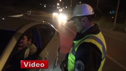 Polisten Yorgun Sürücülere Zorunlu Çay Molası