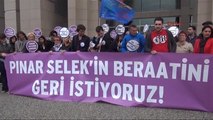 Mısır Çarşısı Davası Öncesi Adliye Önünde Pınar Selek'e Destek