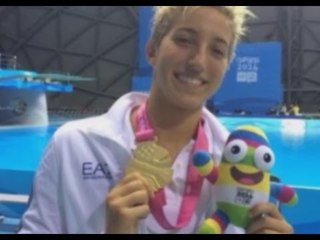 Napoli - Nuoto, intervista all'oro olimpico Ambra Esposito (02.10.14)