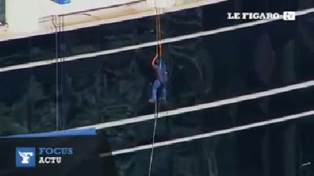 Coincés sur une nacelle, ils sont sauvés par les pompiers