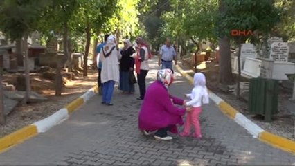 Antalya Mezarlıklar Bu Bayram da Hüzün Dolu