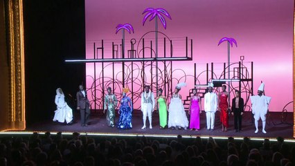 "Les Nègres" de Genet, version music hall par Robert Wilson