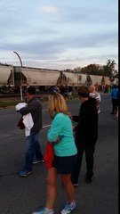 Mill Race Marathon runner VS Train!