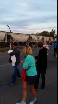 Mill Race Marathon runner VS Train!