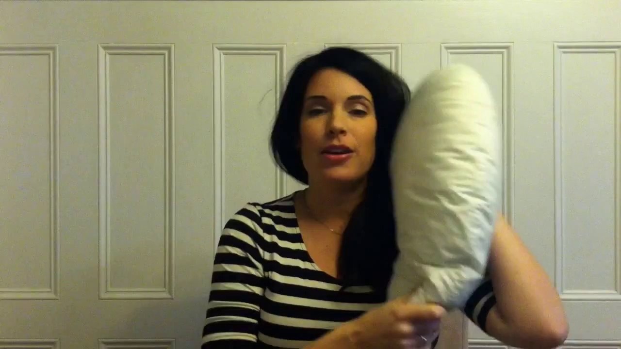 Choosing a Best Pregnancy Pillow - Leachco Full Body Pillow Review