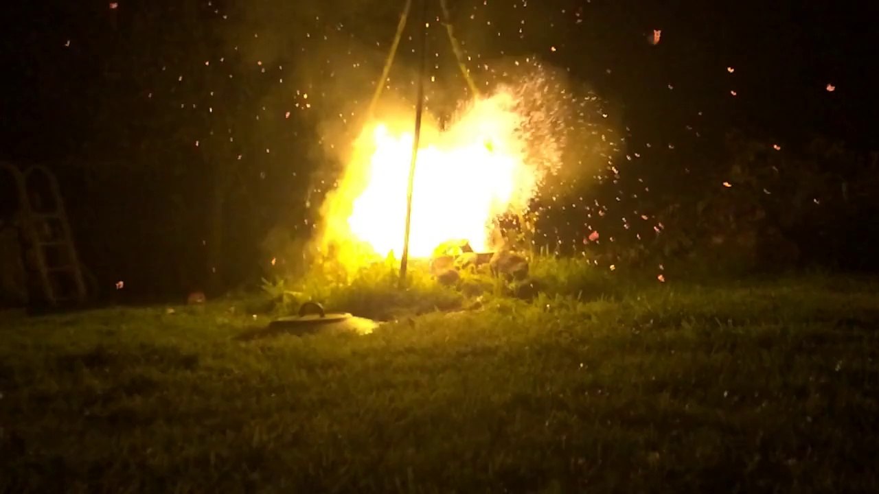 Axe deo - explosion (slow motion)