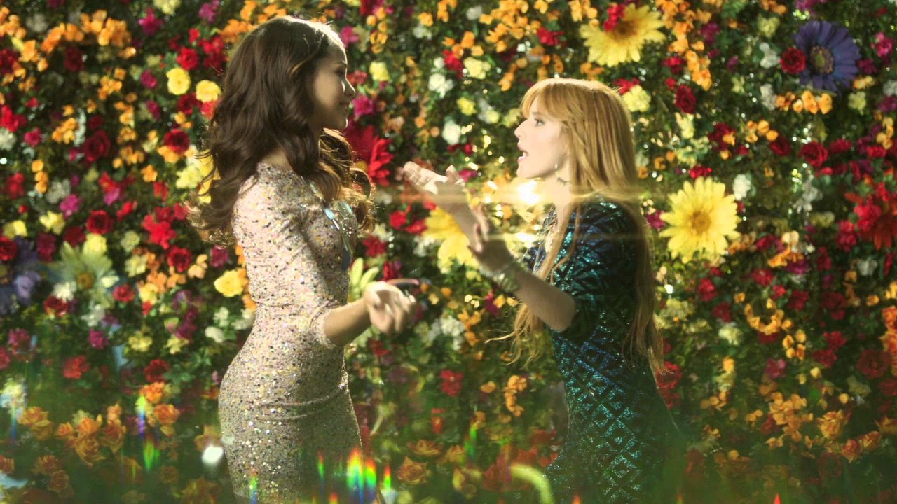 Bella Thorne, Zendaya - Fashion Is My Kryptonite (from "Shake It Up")