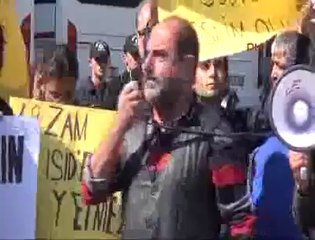 BAKANLIK ÖNÜNDE ZAM PROTESTOSU