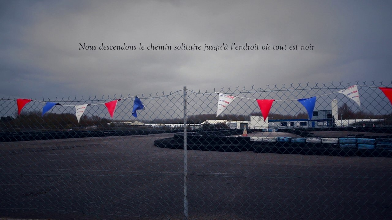 Nous descendons le chemin solitaire / LES PARTICULES ÉLÉMENTAIRES / Michel Houellebecq - Julien Gosselin / Odéon-Berthier