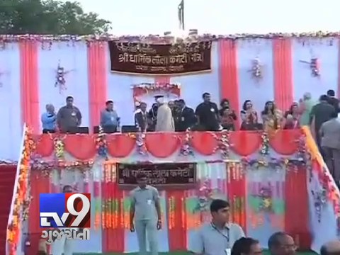 PM Modi, Manmohan Singh and Sonia Gandhi at Subash Maidan for Dussehra celebrations - Tv9.