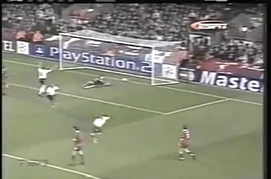 2002.10.30: Liverpool FC 0 - 1 Valencia CF (Resumen)