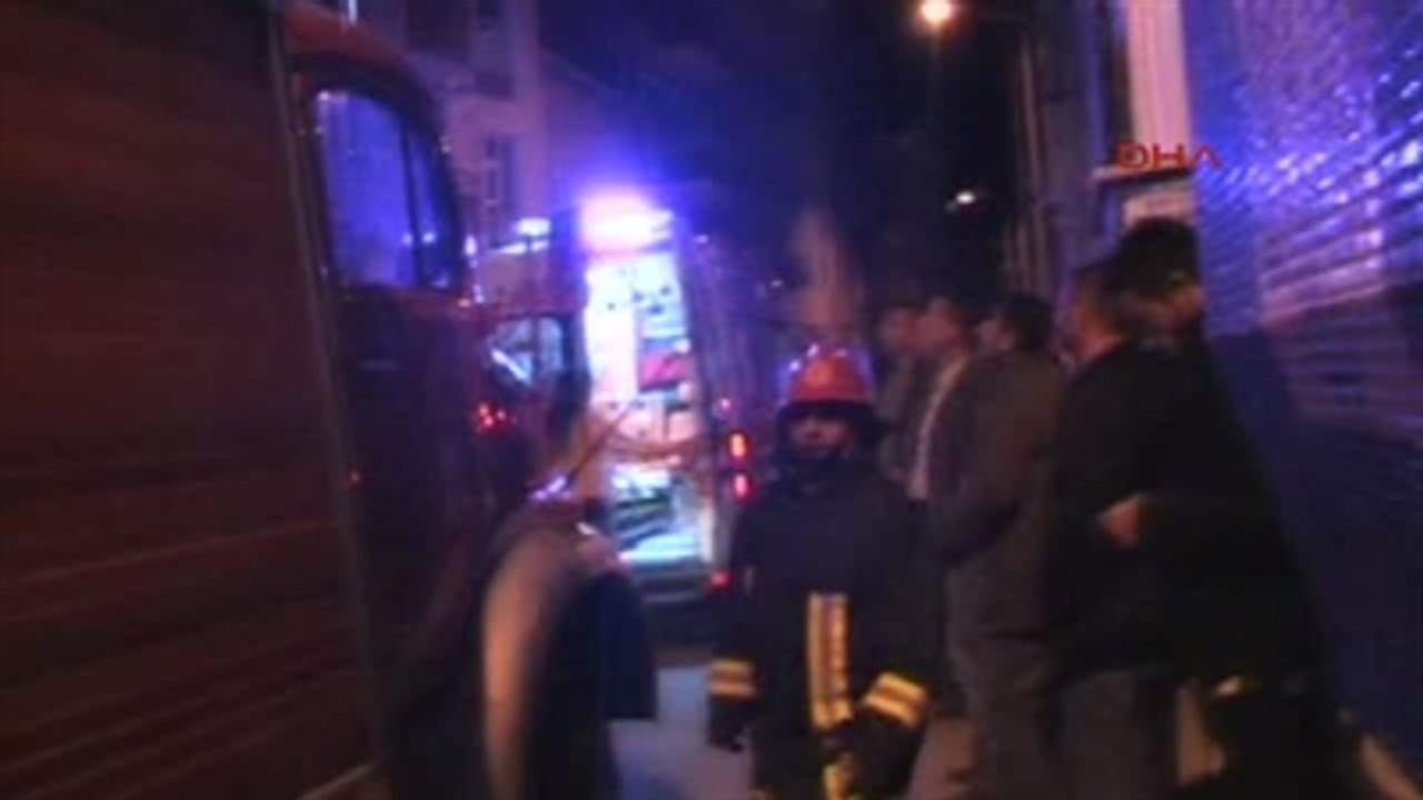 İntihar Etmek İsteyen Genci Polis İkna Etti