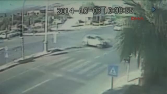 Kavşakta Hatalı Dönüş Kaza Getirdi: 6 Yaralı