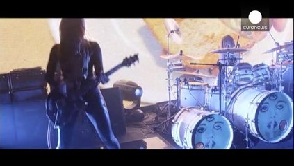 Με δυο νέα άλμπουμ επιστρέφει ο Prince στη Warner Music