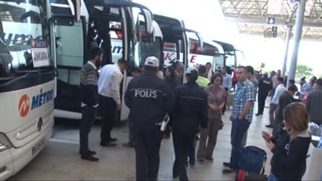Otobüs Yolcularına Emniyet Kemeri Uyarısı