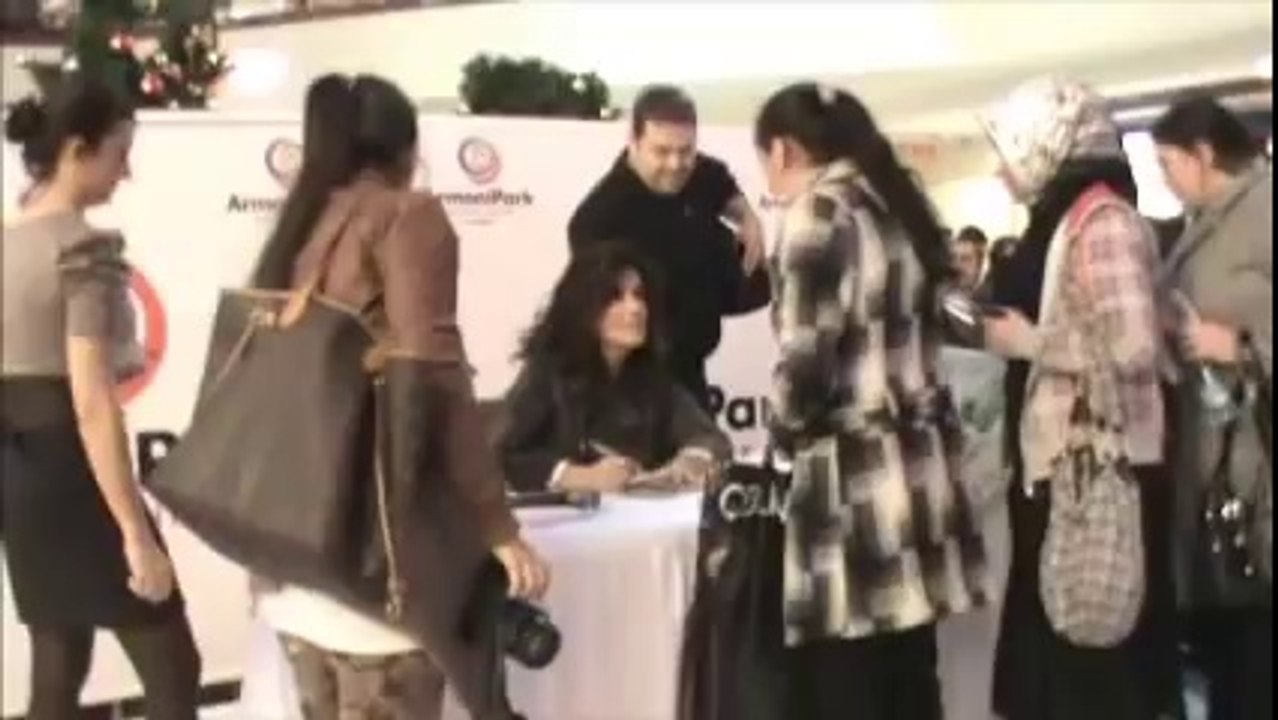 ArmoniPark - Ayşegül Aldinç İmza Günü