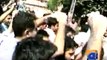 Protesters block Hashmi's vehicle, chant anti-govt slogans in Multan-Geo Reports-03 Oct 2014