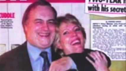 Elvis Costello & the Attractions - Man Out of Time (1982)