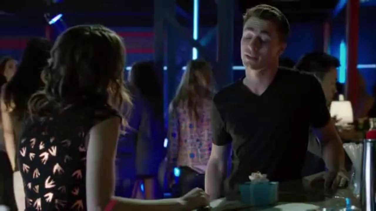 Arrow Season 2 Bloopers