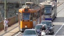 Tramway Série 2800 : Passage sur le pont Vittorio Emanuele 1 sur la ligne 13/ du tramway de Turin