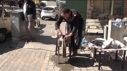 Dede Mesleğini Yaşatıyor