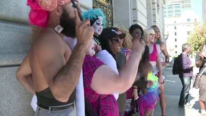 LGBT community lauds Facebook over 'real name' policy