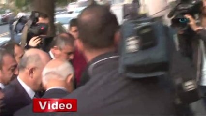 Bahçeli, Alparslan Türkeş'in Mezarını Ziyaret Etti