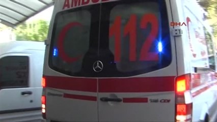 Sırtındaki Bıçakla Hastaneye Getirildi