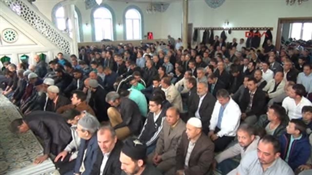 Bayram Namazında Kelh'deki Camiler Dolup Taştı