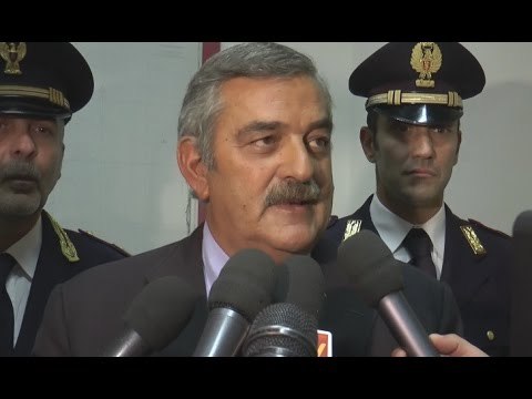 Napoli - Vertice Bce, il Questore plaude al buonsenso dei manifestanti -1- (03.10.14)