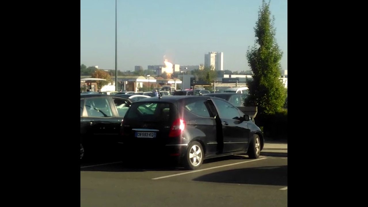 Flamme géante à Leclerc Dainville