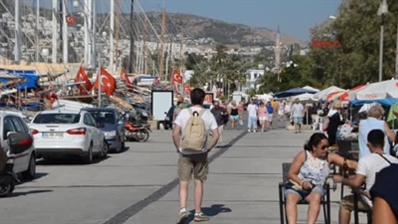 Bodrum Bayramlaşıp Denize Koştular