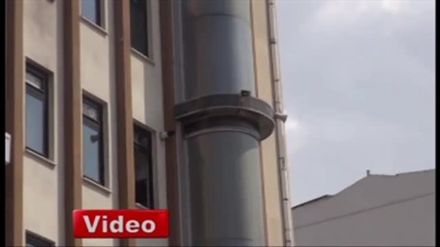 Yangın Merdiveninden Cami Minaresi Yaptılar