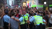 Hongkong: Zehntausende demonstrieren friedlich, Leung fordert Räumung des Regierungsviertels