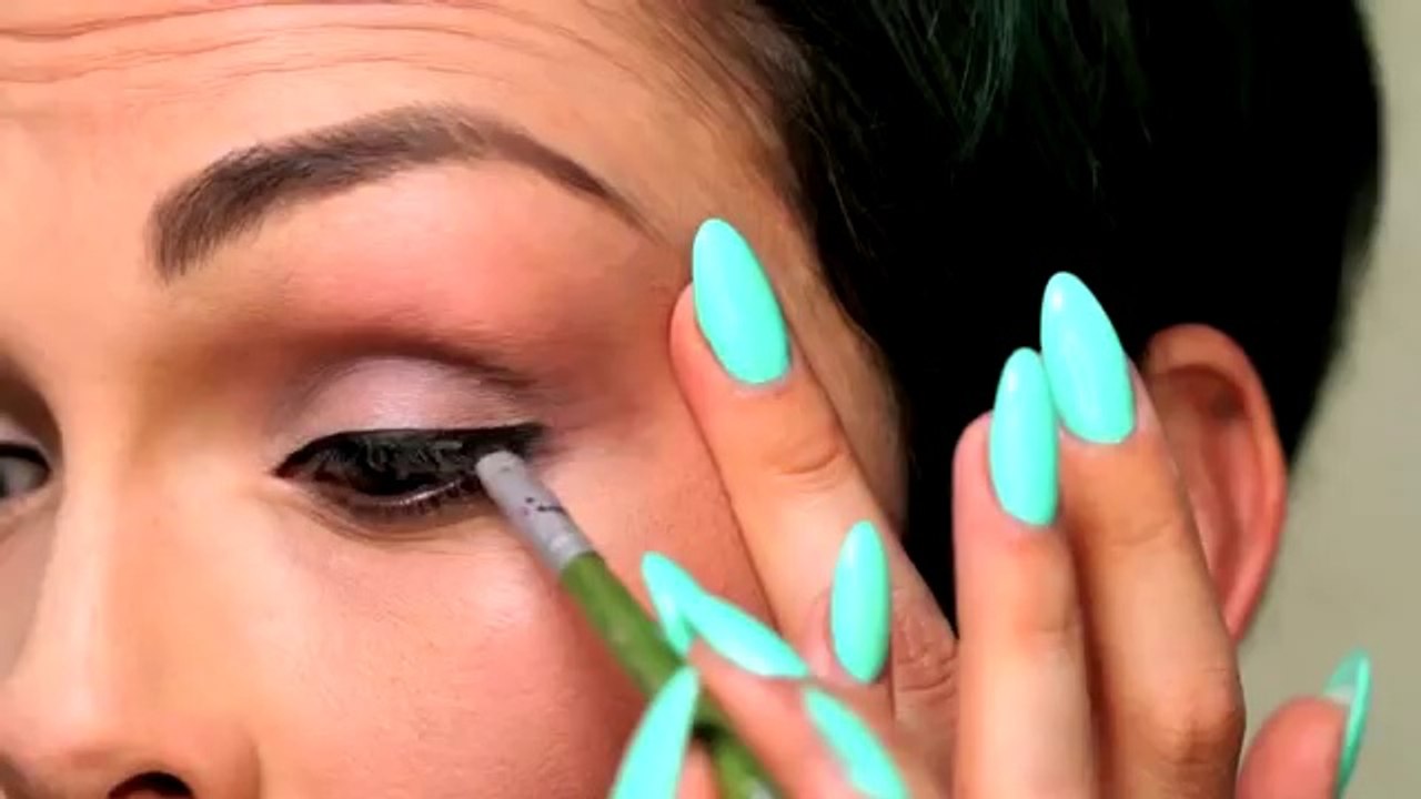 Pulp Fiction Makeup Look