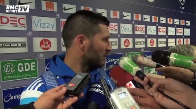 Football / Gignac, son bisou à Marcelo Bielsa - 04/10