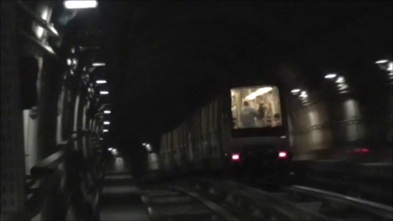 VAL208 : Départ de la station Porta Susa sur la ligne 1 du métro de Turin