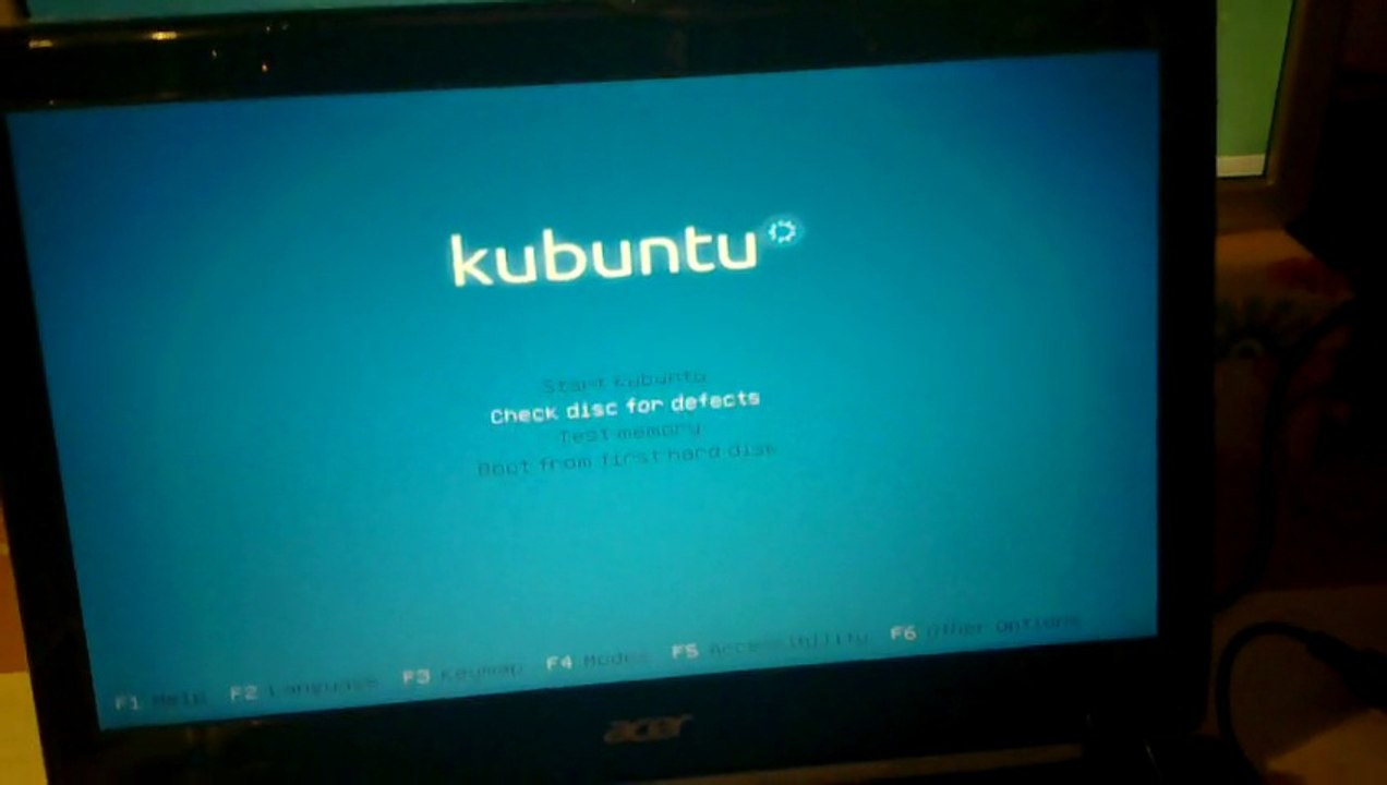 Acer Aspire One 756 - Erste Inbetriebnahme / Booten von USB