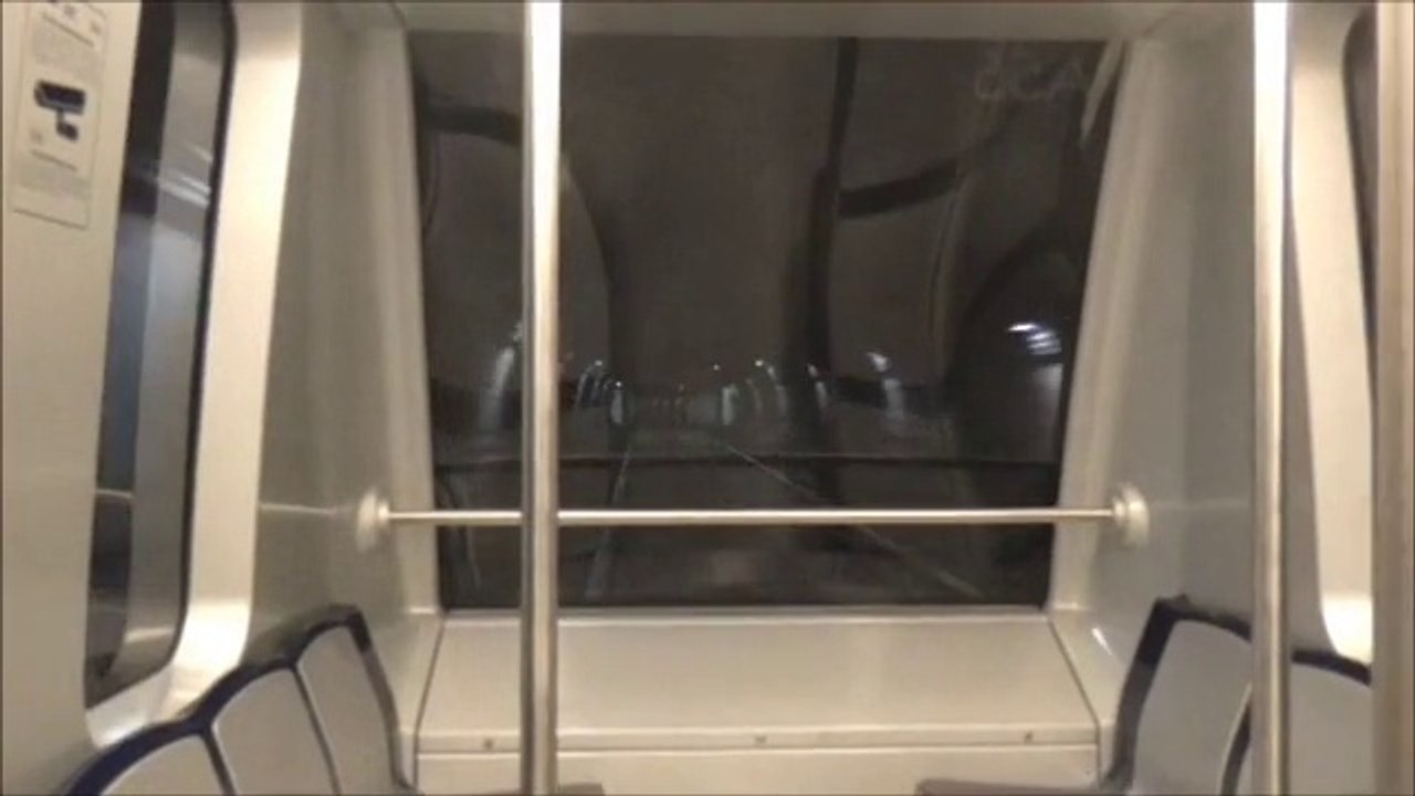 VAL208 : Voyage entre les stations Fermi et Marche sur la ligne 1 du métro de Turin