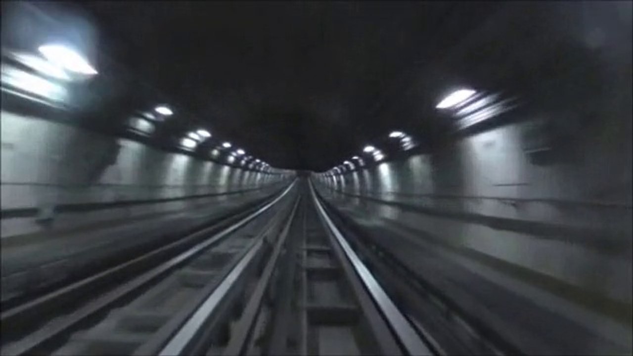 VAL208 : Voyage entre les stations Fermi et Marche sur la ligne 1 du métro de Turin