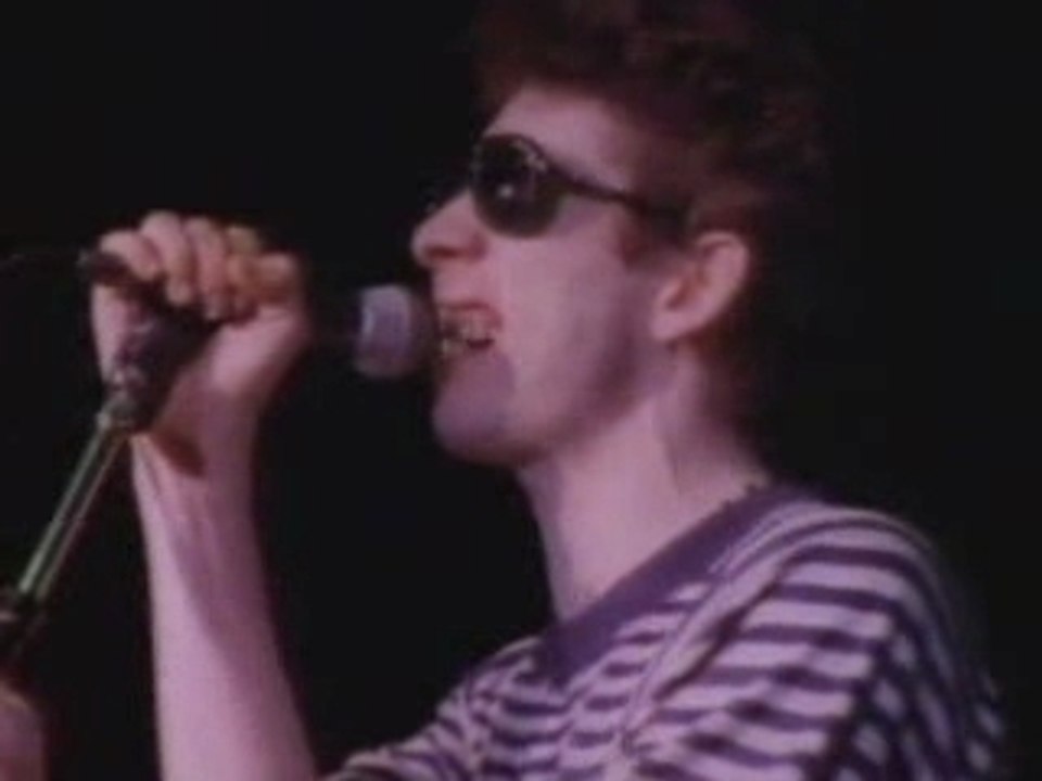 The Pogues - 05 - Thousands are Sailing