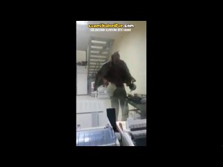 Çay Dansı Yapan Adam