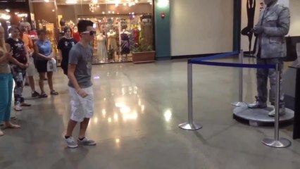 Battle de danse avec une statue