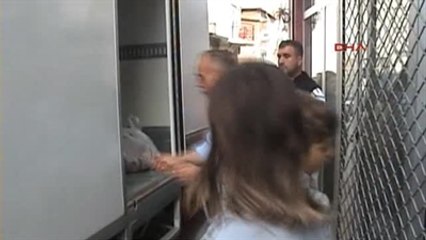 Türk Kızılay?ı Kosova?da Kurban Etti Dağıttı