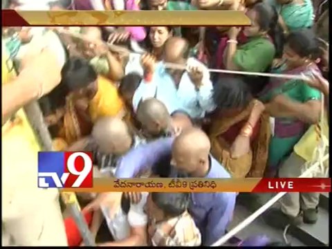 Devotees scramble for Angapradakshana tickets in Tirumala