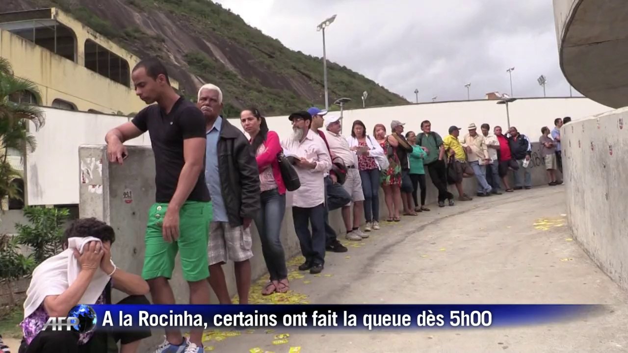 Elections au Brésil: les habitants des favelas...