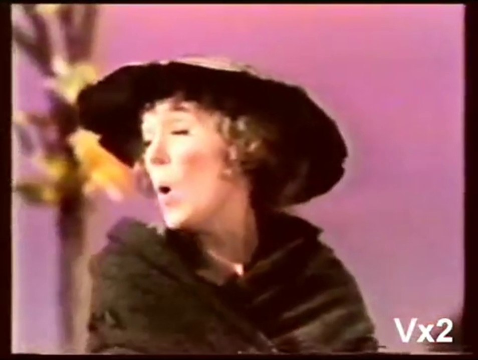JULIE ANDREWS sings hits of, with and as „Mary Poppins“ and „Eliza Doolittle“