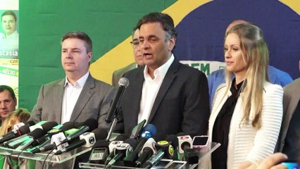 Aécio convoca partidos para 'unir forças' contra Dilma