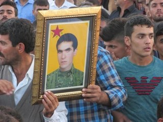 Kobani'de Ölen Ypg'li Ceyhan'da Toprağa Verildi