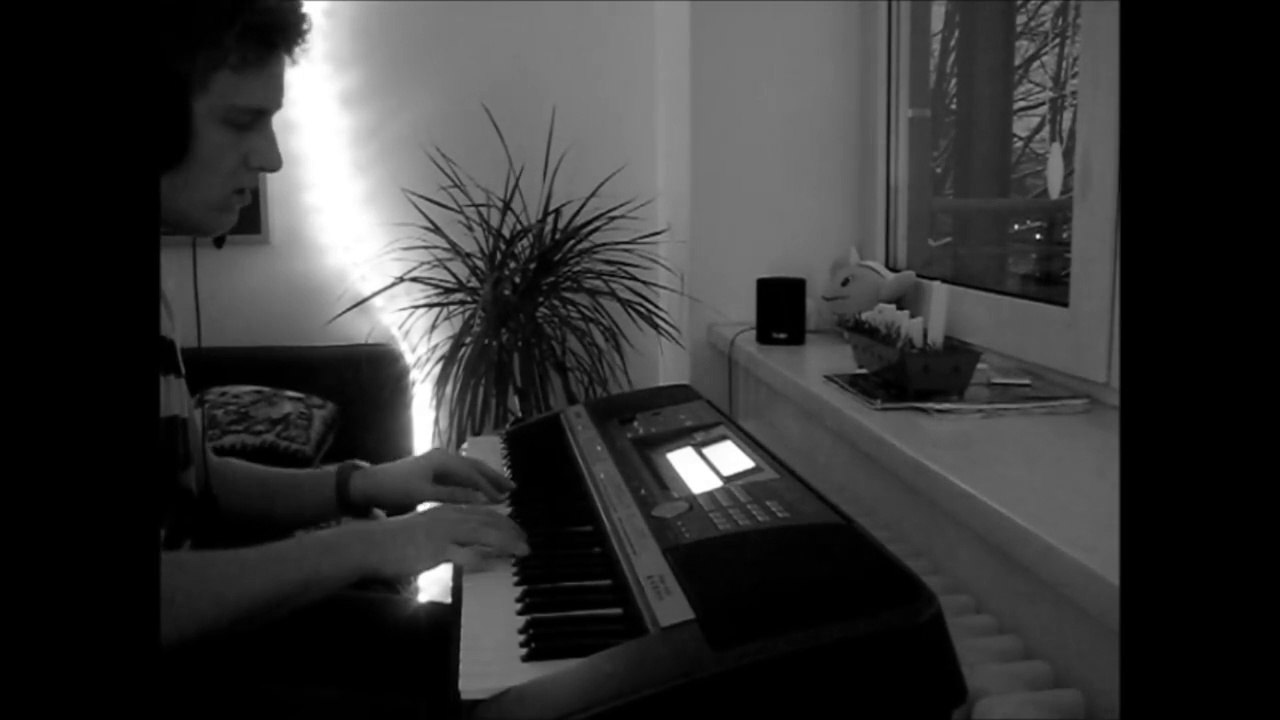 Labrinth feat. Emeli Sandé - Beneath Your Beautiful (Piano Cover with LYRICS)